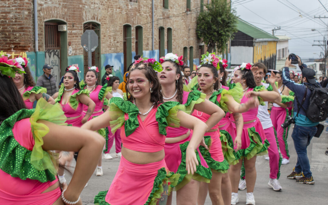 Diez años de Carnaval Cordillera en Primavera por las calles del Cerro