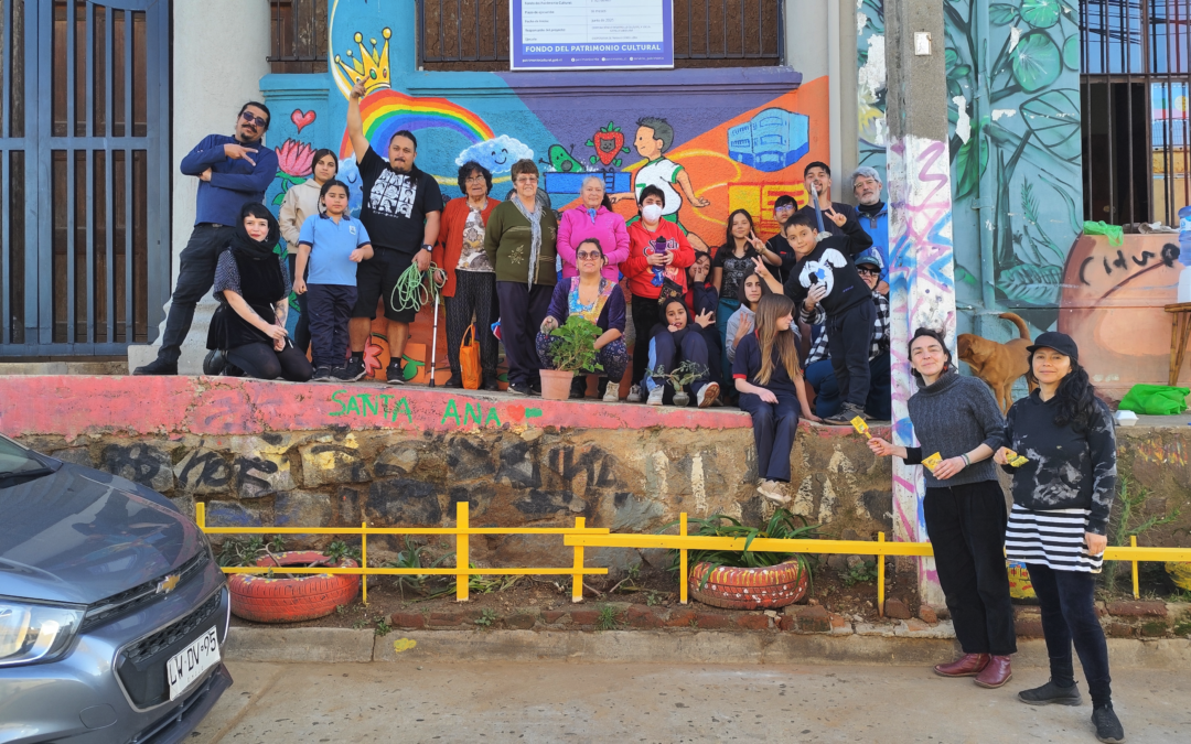 Limpieza, dibujos y plantas adornan desde agosto la calle Balmes del cerro Cordillera