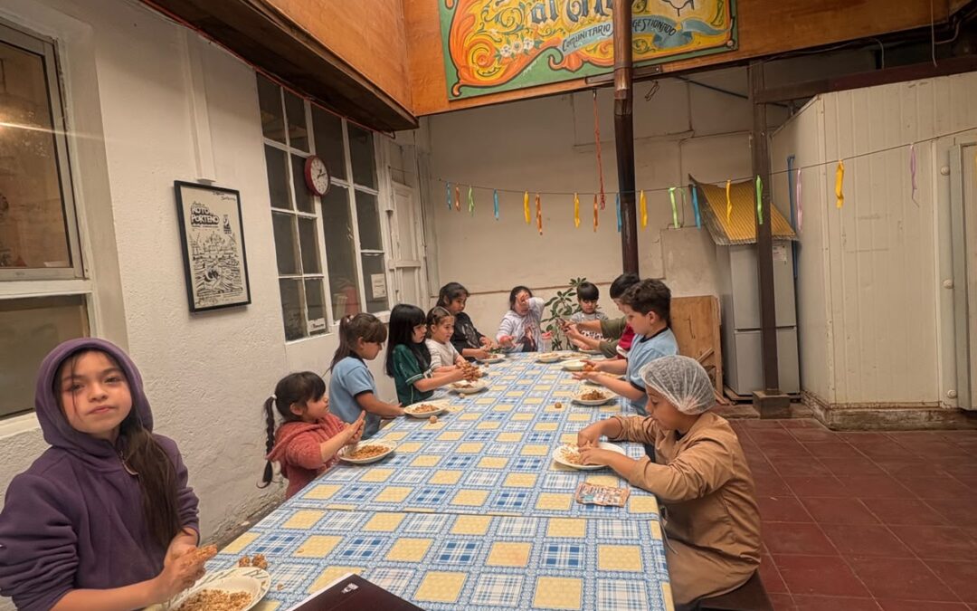 Juegos guiados, talleres de cocina y salidas patrimoniales en taller infantil del Espacio Comunitario Santa Ana